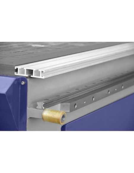 Masina de frezat CNC CORMAK C2060 pentru precizie maxima