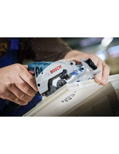 Ferastrau circular Bosch GKS 12V-26, compact si usor