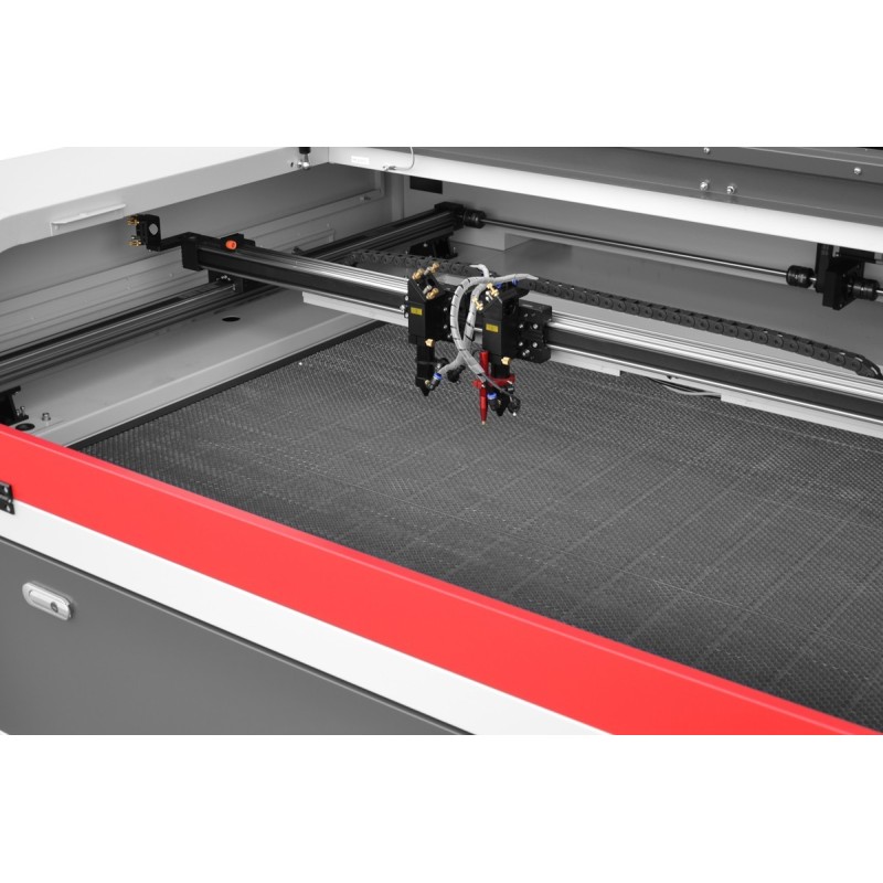 Laser CO2 Cormak LC 1390ZD2, precizie la taiere si gravare