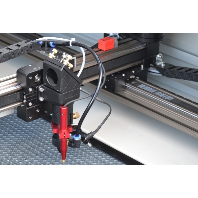 Masina laser CO2 Cormak LC 1390ZD2 pentru gravare precisa